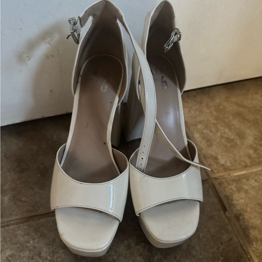 Platform heel size 8